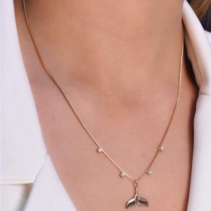 Colar com Pingente de Rabo de Sereia e Quatro Zircônias - Semijoia Elegante