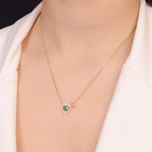 Colar com Pingente Duplo Coração de Zircônia Verde - Joia Elegante e Romântica