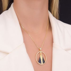 Colar com Pingente de Nossa Senhora Cravejada em Zircônias - Semijoias Religiosas Elegantes