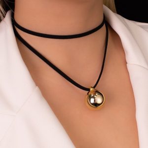 Colar de Veludo com Bola Lisa Grande - Elegância e Sofisticação em Semijoias