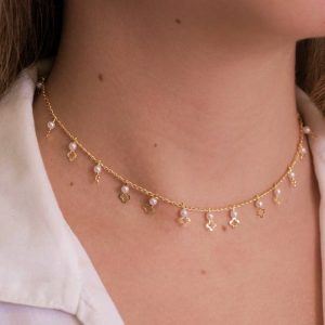 Colar com Pérolas e Trevo: Elegância e Sorte em Semijoia Exclusiva