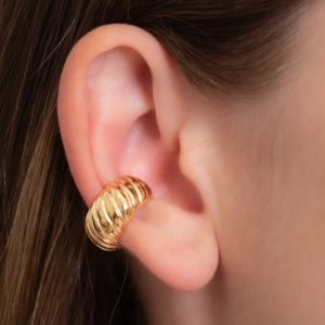 Piercing Fake Croissant em Ouro: Elegância e Estilo sem Perfuração