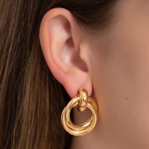 Brinco de Dois Círculos Entrelaçados em Ouro - Elegância e Sofisticação em Semijoias