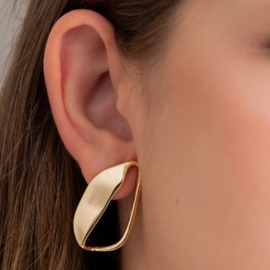 Brinco Estilo Orgânico: Semijoia Elegante e Moderna para Completar seu Look